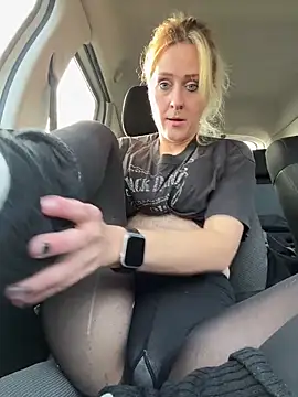 Snapshot of JoleneFuego chatting on November 8, 2025, 9:53 am JoleneFuego online show from November 8, 2025, 9:53 am