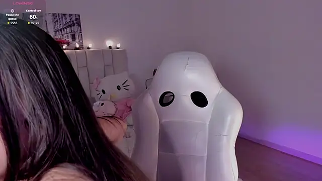 zoe turnner 18 online show from February 14, 2026, 11:18 am