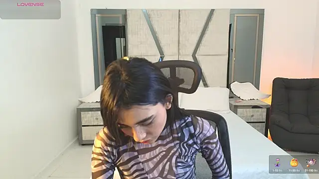 lilithTeen1  online show from December 29, 2024, 2:00 pm