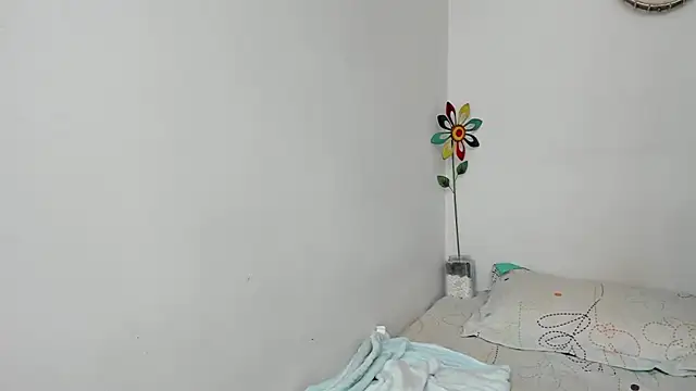 electra hunt online show from December 8, 2024, 5:44 pm