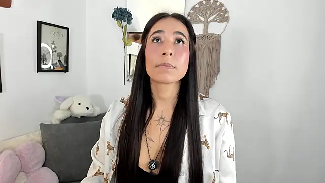 electra hunt online show from July 15, 2026, 2:39 am