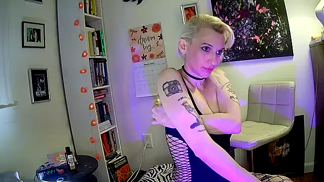 Cute femme online show from March 2, 2025, 7:21 am