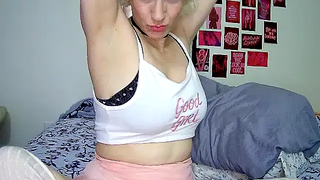 Cute femme online show from July 2, 2026, 4:18 am