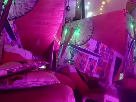 laye19 online show from January 6, 2025, 3:42 am