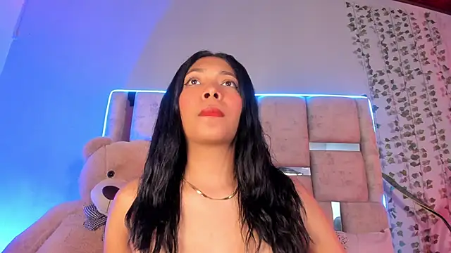 Snapshot of KarolRojas_ chatting on February 4, 2025, 9:28 am KarolRojas online show from February 4, 2025, 9:28 am