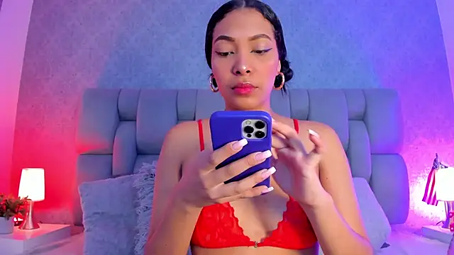 Snapshot of KarolRojas_ chatting on March 19, 2025, 3:30 am KarolRojas online show from March 19, 2025, 3:30 am