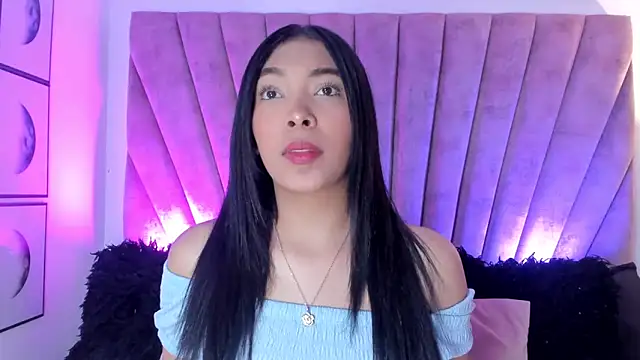 Snapshot of KarolRojas_ chatting on October 9, 2025, 3:26 am KarolRojas online show from October 9, 2025, 3:26 am