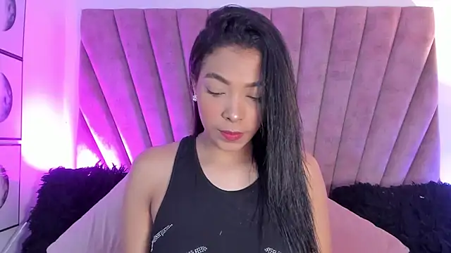 Snapshot of KarolRojas_ chatting on October 25, 2025, 3:25 am KarolRojas online show from October 25, 2025, 3:25 am