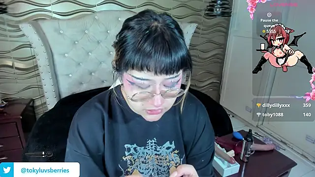 Snapshot of toky_doll chatting on December 10, 2024, 12:06 am toky doll online show from December 10, 2024, 12:06 am