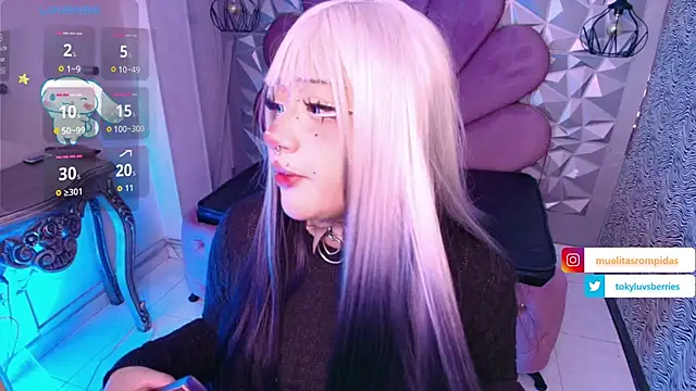 toky doll online show from December 3, 2025, 9:02 pm