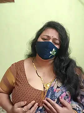 neelu-hoty online show from April 16, 2026, 9:32 am