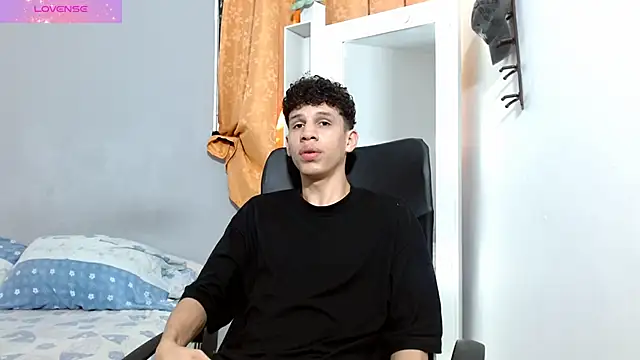 Snapshot of jeff_ross chatting on December 20, 2024, 7:28 pm jeff ross online show from December 20, 2024, 7:28 pm