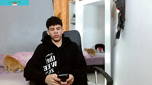 Snapshot of jeff_ross chatting on December 28, 2024, 8:36 pm jeff ross online show from December 28, 2024, 8:36 pm