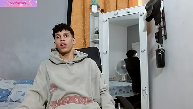 Snapshot of jeff_ross chatting on January 13, 2025, 8:37 pm jeff ross online show from January 13, 2025, 8:37 pm