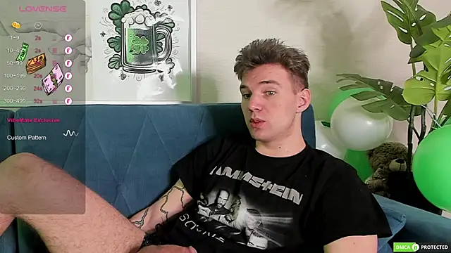 Snapshot of ArthurWhitee chatting on March 14, 2025, 4:10 am ArthurWhitee online show from March 14, 2025, 4:10 am