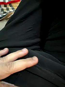 heena13 online show from November 19, 2025, 8:58 am