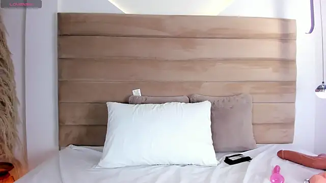 IsabellaJonns online show from January 12, 2025, 7:21 am