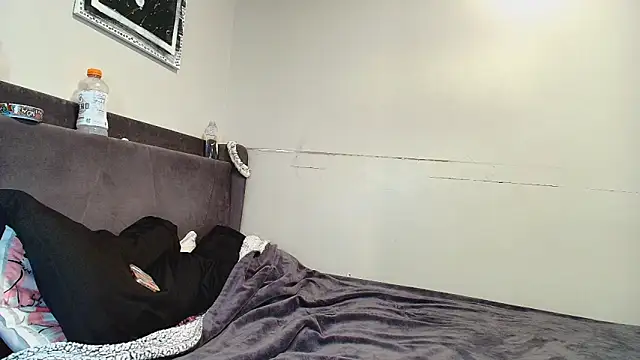 Snapshot of Naomiruty chatting on October 5, 2025, 1:48 am Naomiruty online show from October 5, 2025, 1:48 am