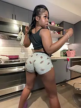 Naomiruty online show from June 27, 2026, 12:59 am