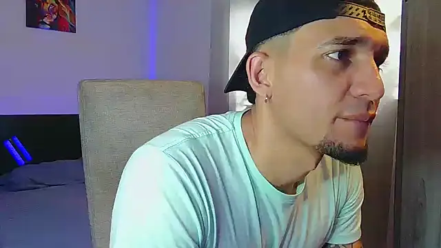 Snapshot of Jeff_Kent2 chatting on November 8, 2025, 7:12 pm Jeff Kent2 online show from November 8, 2025, 7:12 pm