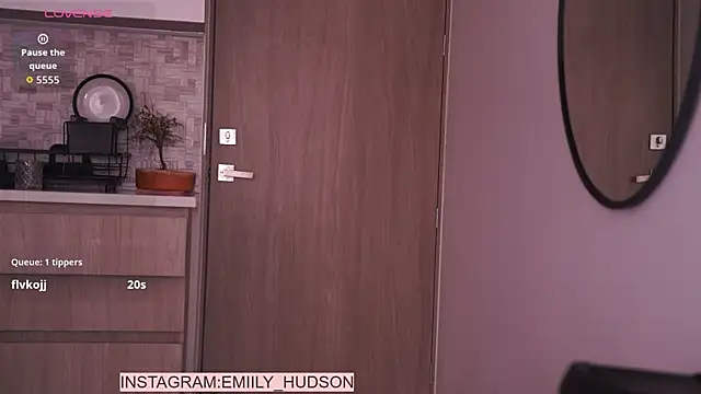 emily huddson  online show from July 13, 2026, 9:39 pm