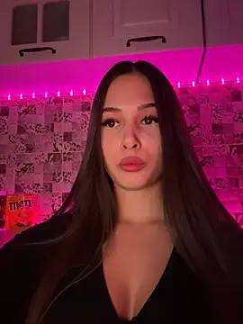 EricaWalls online show from February 18, 2025, 10:47 pm