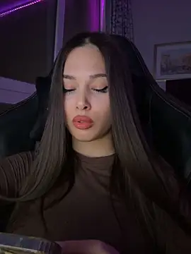 EricaWalls online show from November 10, 2025, 3:00 pm