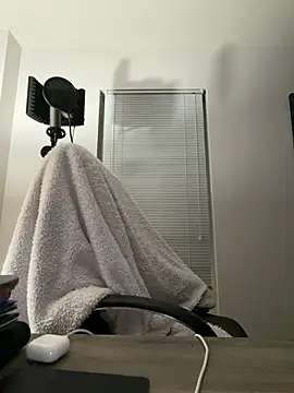 PeytonJohnn online show from December 23, 2025, 6:55 am