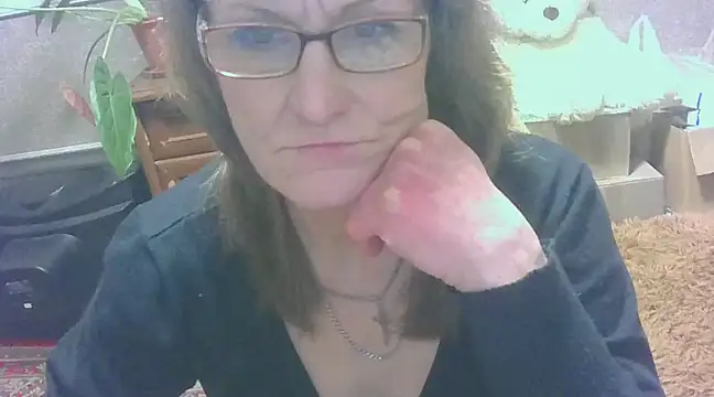 Snapshot of Manulyonok51 chatting on December 11, 2024, 11:21 pm Manulyonok51 online show from December 11, 2024, 11:21 pm