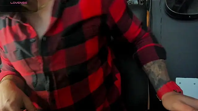 Snapshot of axxelrich_ chatting on September 19, 2025, 4:47 am axxelrich online show from September 19, 2025, 4:47 am