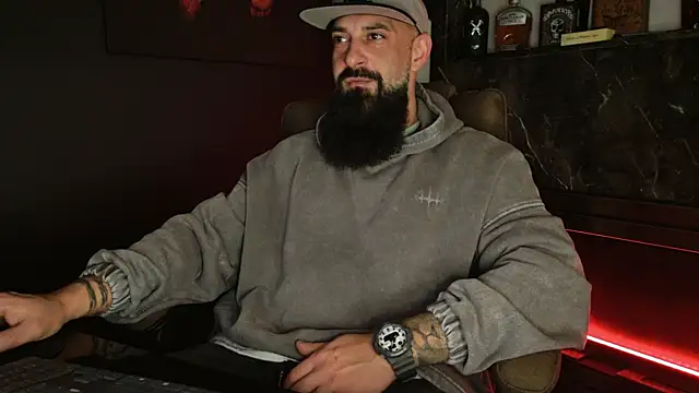 axxelrich  online show from December 5, 2025, 5:05 am