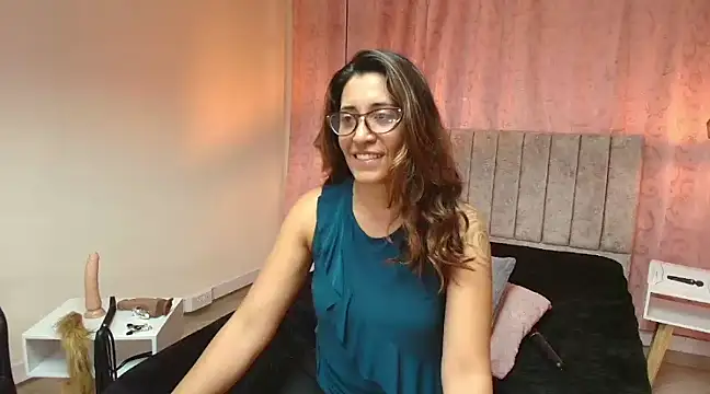 VioletaScott  online show from February 17, 2025, 6:59 pm