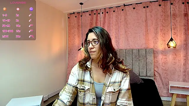 VioletaScott  online show from March 11, 2025, 1:01 pm