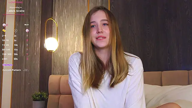 Snapshot of LoraineLuff chatting on January 29, 2025, 12:01 am LoraineLuff online show from January 29, 2025, 12:01 am