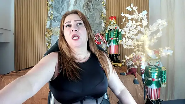 Danna topless online show from December 15, 2025, 12:09 pm