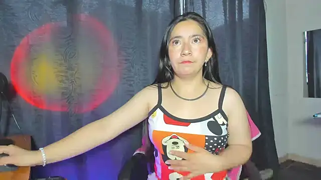 Snapshot of litle_mily_ chatting on October 20, 2025, 10:43 pm litle mily online show from October 20, 2025, 10:43 pm