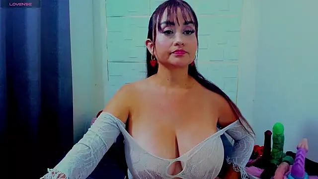 Snapshot of IsaSixty9 chatting on February 27, 2025, 10:20 pm IsaSixty9 online show from February 27, 2025, 10:20 pm