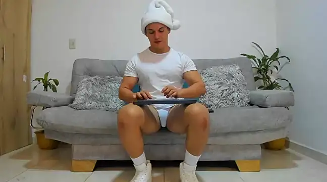 Snapshot of julian_wallace chatting on December 15, 2024, 1:57 am julian wallace online show from December 15, 2024, 1:57 am