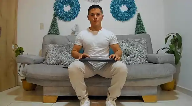 Snapshot of julian_wallace chatting on December 24, 2024, 10:17 pm julian wallace online show from December 24, 2024, 10:17 pm