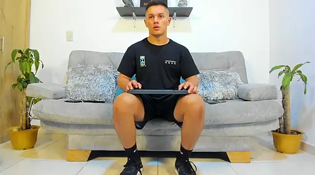 Snapshot of julian_wallace chatting on January 23, 2025, 2:07 pm julian wallace online show from January 23, 2025, 2:07 pm