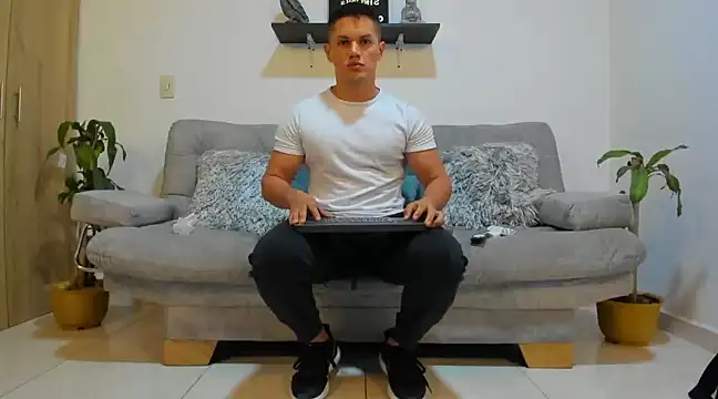 Snapshot of julian_wallace chatting on January 27, 2025, 2:02 pm julian wallace online show from January 27, 2025, 2:02 pm