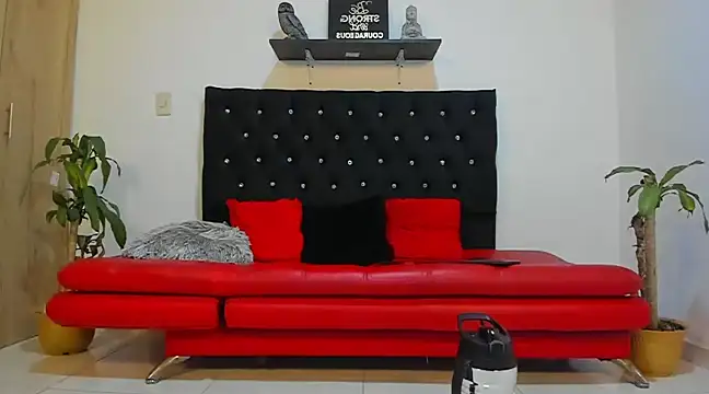 Snapshot of julian_wallace chatting on February 3, 2025, 10:00 pm julian wallace online show from February 3, 2025, 10:00 pm