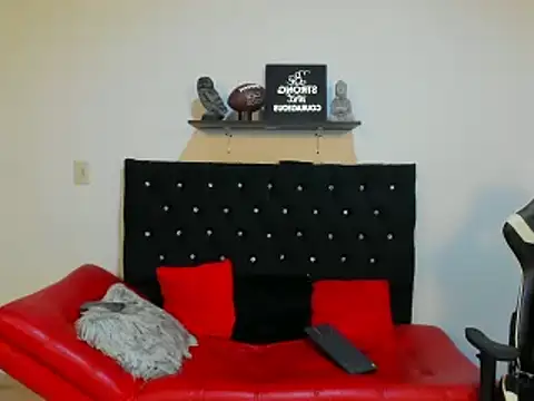 Snapshot of julian_wallace chatting on March 15, 2025, 11:28 pm julian wallace online show from March 15, 2025, 11:28 pm