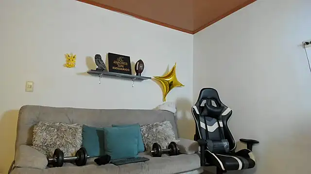 Snapshot of julian_wallace chatting on October 20, 2025, 5:35 pm julian wallace online show from October 20, 2025, 5:35 pm