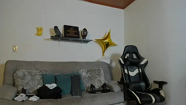 Snapshot of julian_wallace chatting on October 25, 2025, 5:08 pm julian wallace online show from October 25, 2025, 5:08 pm