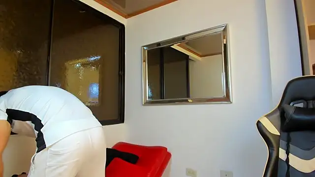 julian wallace online show from February 4, 2026, 7:53 pm