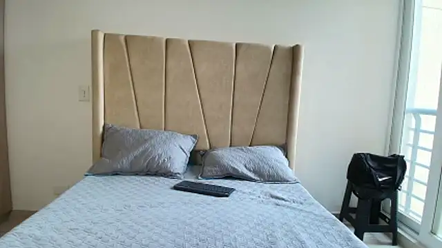 julian wallace online show from February 19, 2026, 9:00 pm