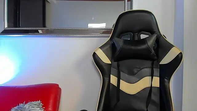 julian wallace online show from April 2, 2026, 10:29 pm