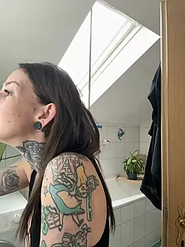 BrownieyQueen online show from February 24, 2026, 8:34 am