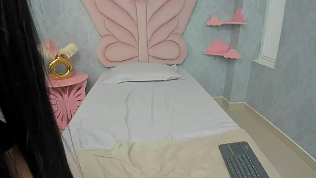 Snapshot of MaddyCute4u chatting on February 12, 2025, 2:43 pm MaddyCute4u online show from February 12, 2025, 2:43 pm